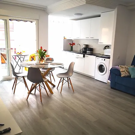 Dinamarca With 2 Bedrooms, 50 Mts From The