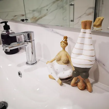 Dinamarca With 2 Bedrooms, 50 Mts From The Apartment Torrevieja