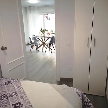 Dinamarca With 2 Bedrooms, 50 Mts From The