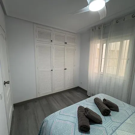 Apartment Dinamarca With 2 Bedrooms, 50 Mts From The *